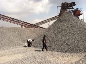 mesin stone crusher